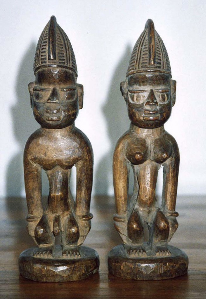 Zwillingsfiguren (männlich und weiblich) ERE IBEDJI (Yoruba/Nigeria)